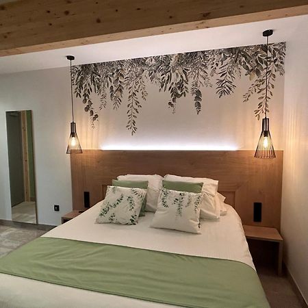 Les Orchidees , Hotel & Restaurant 베르됭쉬르뫼즈 외부 사진